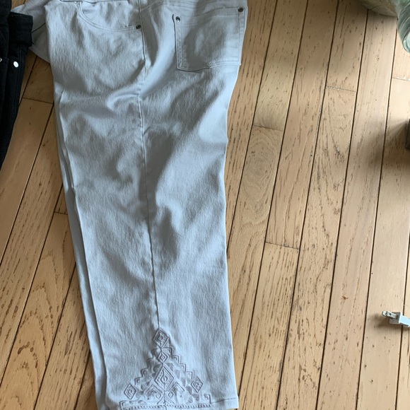 Northern Reflections size 16 pull on capris black grey light blue - Picture 2 of 4